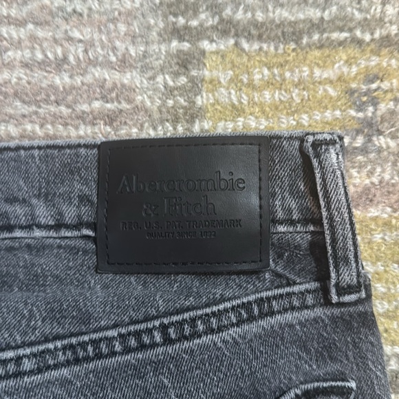 Abercrombie and Fitch men’s jeans - Picture 5 of 5